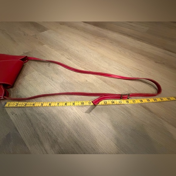 Vibrant Red Leather Crossbody Bag with Glossy Finish - Picture 13 of 14